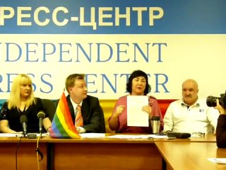 Лолита Милявская на пресс-конференции в поддержку гей-сообщества.